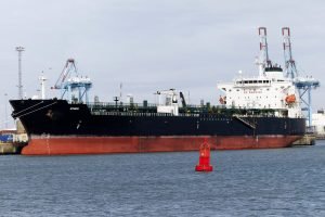 U.S. allows Russia oil sales waiver to expire despite tight market